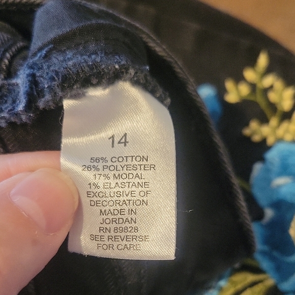 Martha Stewart sz14 Blk denim Jeans with Blue and Gold Floral embroidered Design - Picture 5 of 5